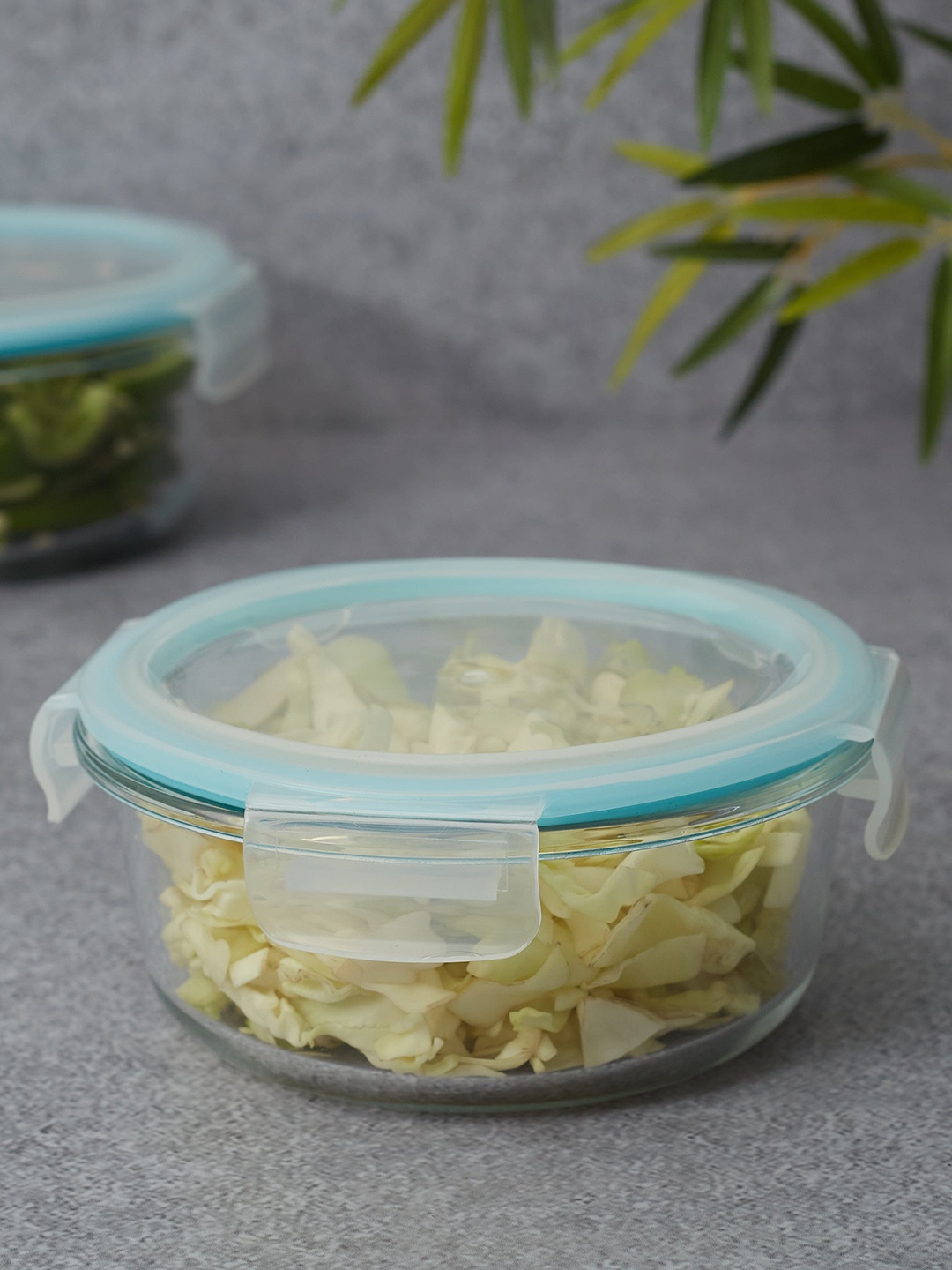 

HomeTown Transparent Solid Glass Round Glass Container With Lid
