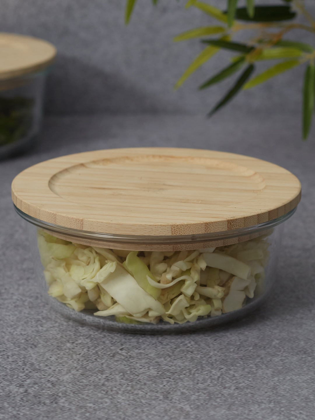 

HomeTown Transparent Robust Glass Container with Bamboo Lid