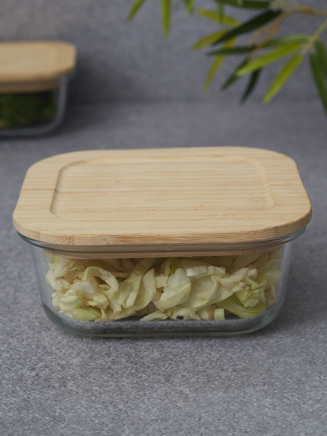 

HomeTown Transparent Square Glass Container With Bamboo Lid