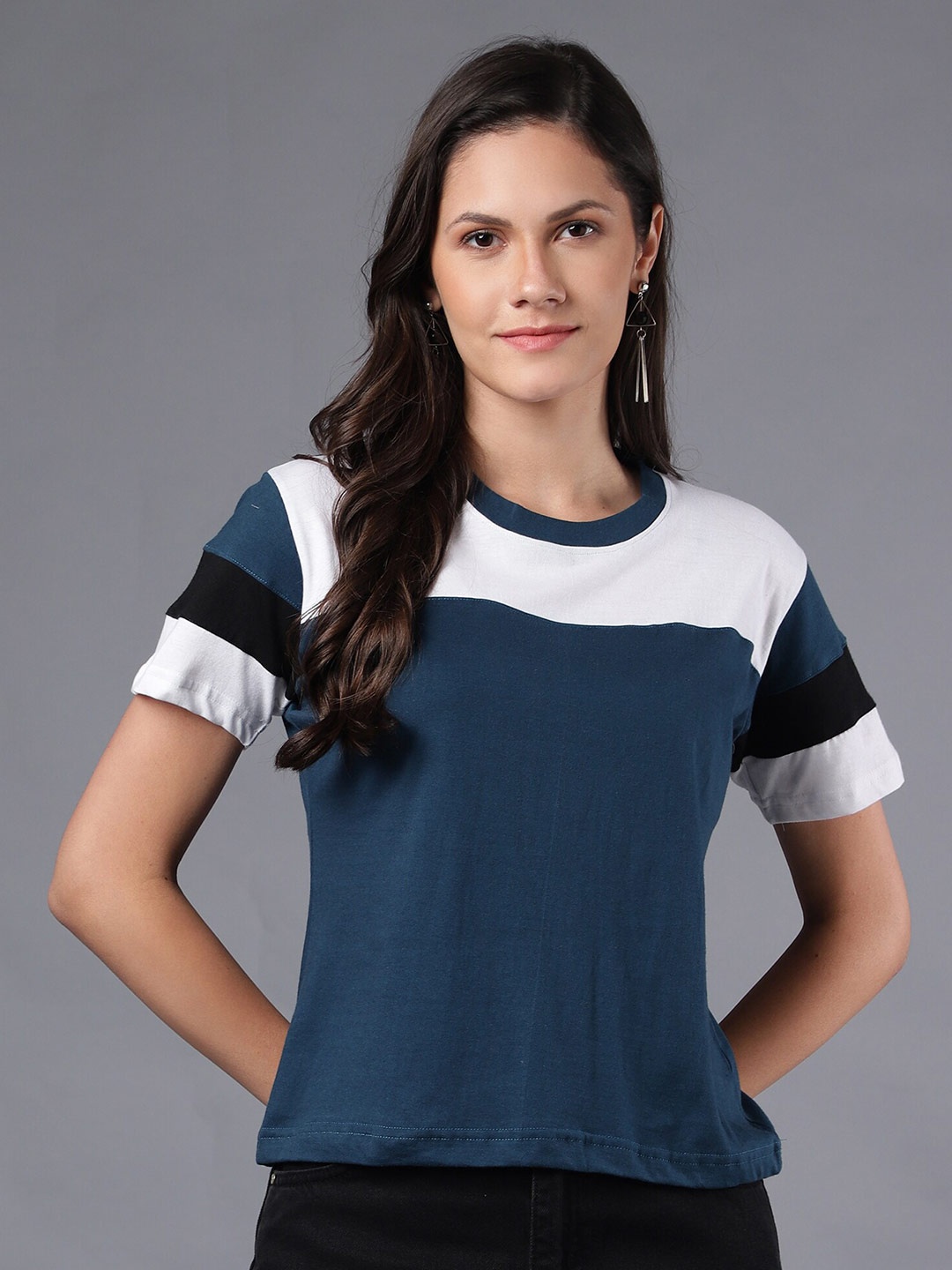 

THE EG STORE Women Blue & poseidon Colourblocked Extended Sleeves T-shirt