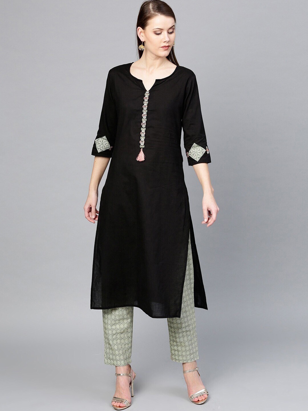 

Yufta Women Black Geometric Keyhole Neck Flared Sleeves Kurta