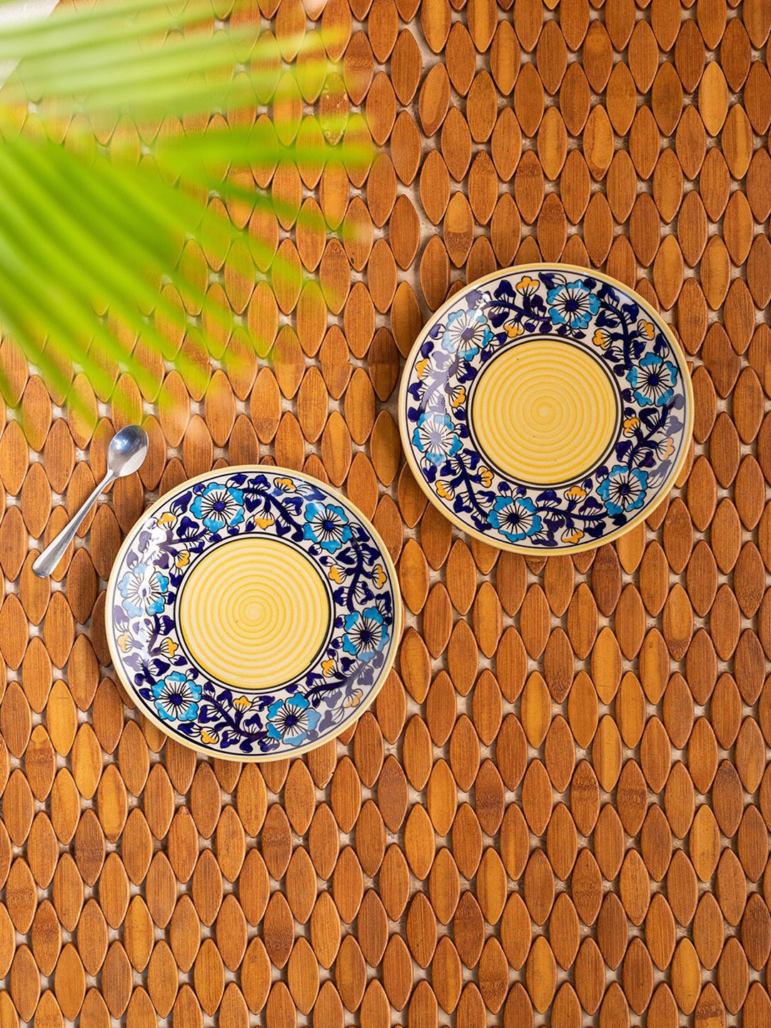 

ExclusiveLane Yellow Set of 2 Hand-Engraved Microwave Safe Ceramic Side/Quarter Plates, Navy blue