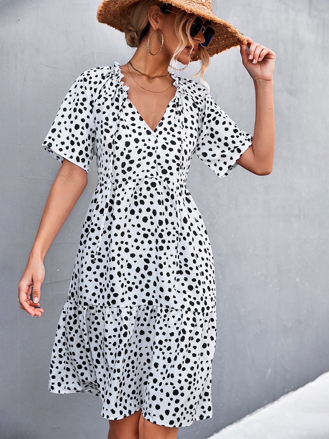 

BoStreet White & wan blue Dress