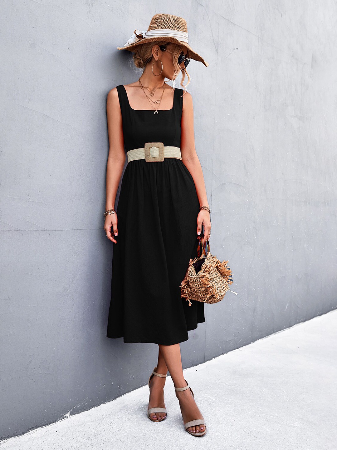 

BoStreet Black Midi Dress