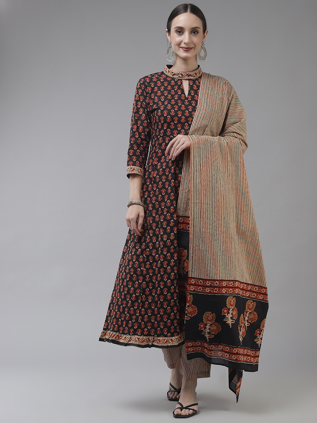 

Yufta Women Black Ethnic Motifs Printed Pure Cotton Kurta with Trousers & Dupatta