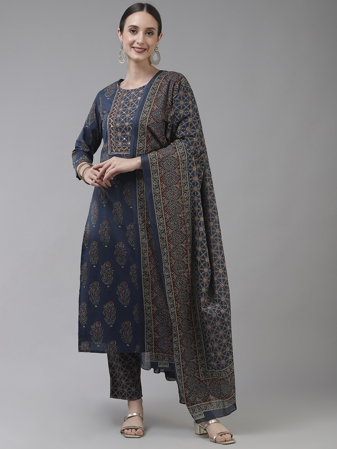 

Yufta Women Blue Ethnic Motifs Gotta Patti Pure Cotton Kurta with Trousers & Dupatta
