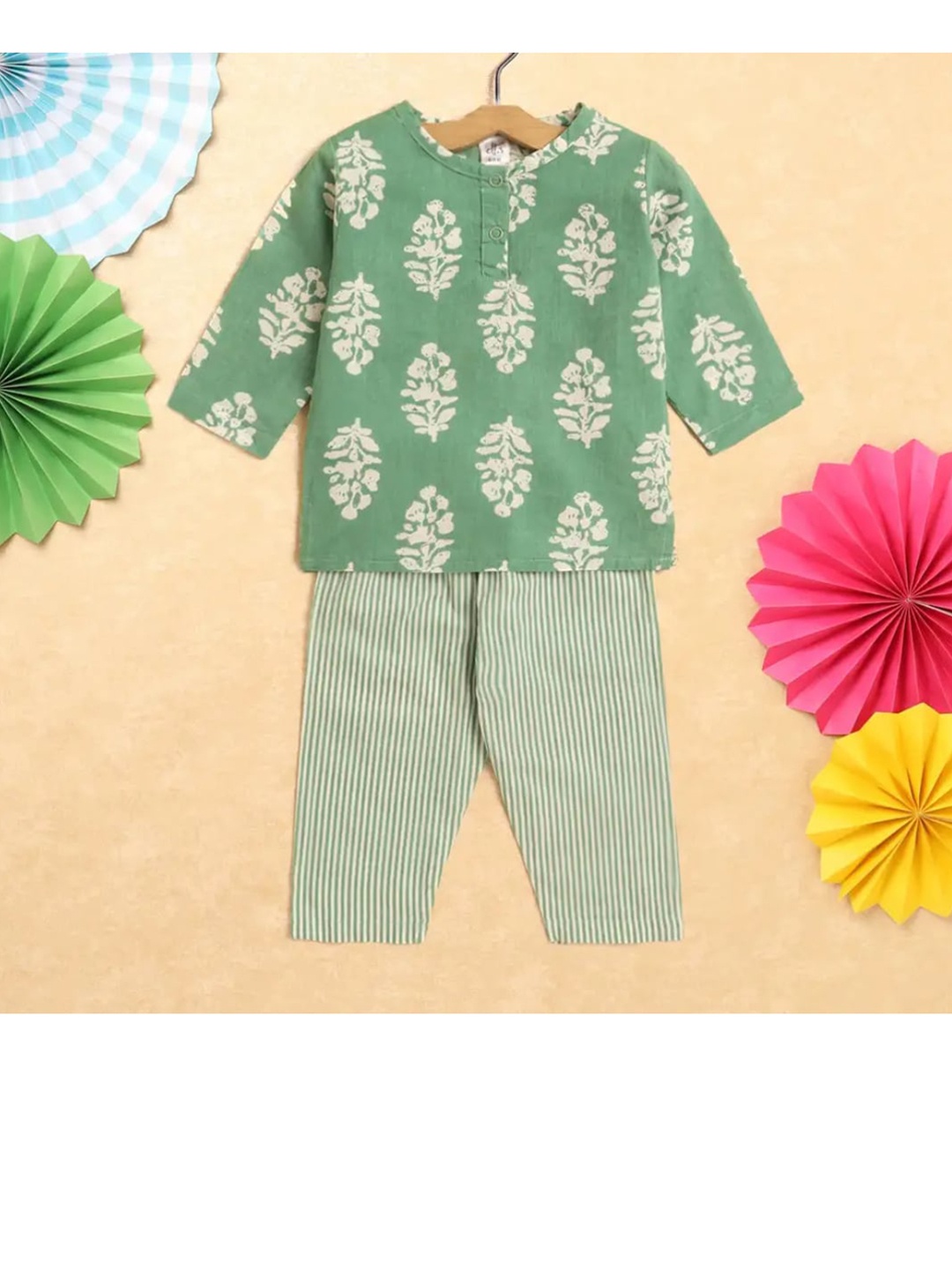 

Clt s Unisex Kids Green Printed Night suit