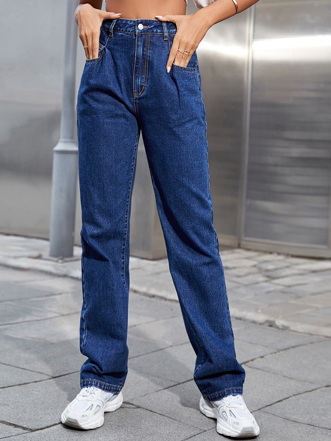 

BoStreet Women Blue Mildly Distressed Jeans