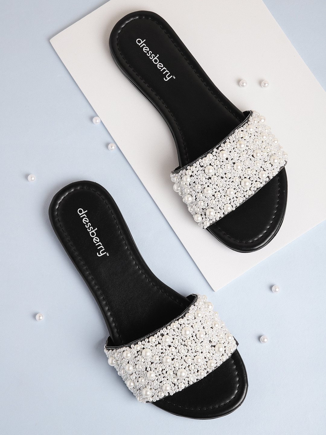 

DressBerry Women Black Embellished Ethnic Open Toe Flats