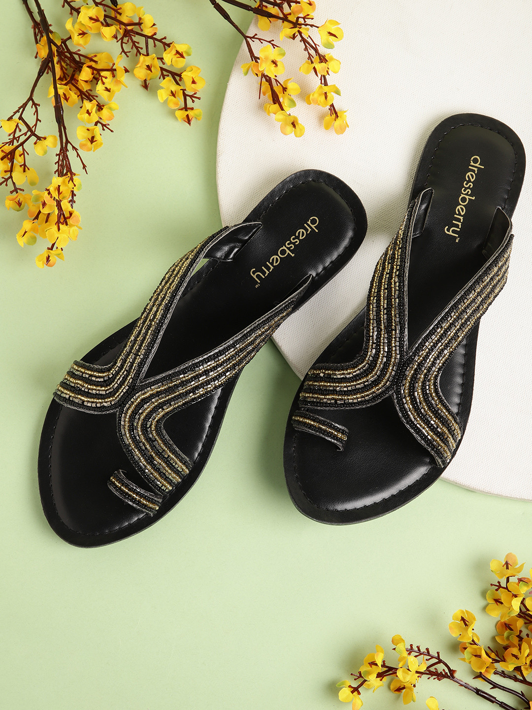 

DressBerry Women Black Embellished Ethnic One Toe Flats