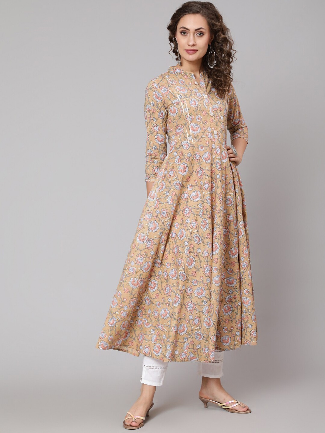 

GLAM ROOTS Women Yellow Floral Printed Flared Sleeves Thread Work Floral Anarkali Kurta