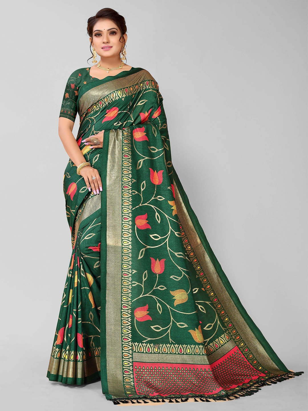 

KALINI Green & Gold-Toned Floral Silk Blend Kanjeevaram Saree