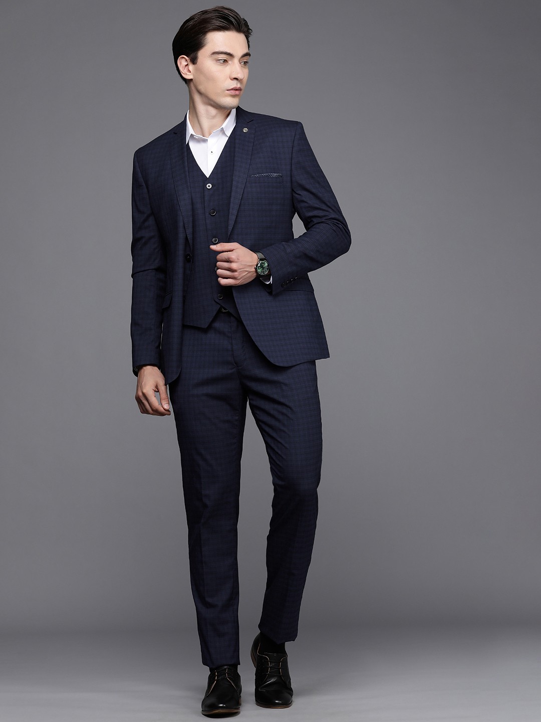 

Theme Men Navy Blue & Black Checked Single-Breasted Slim Fit Formal 3 Piece Suit