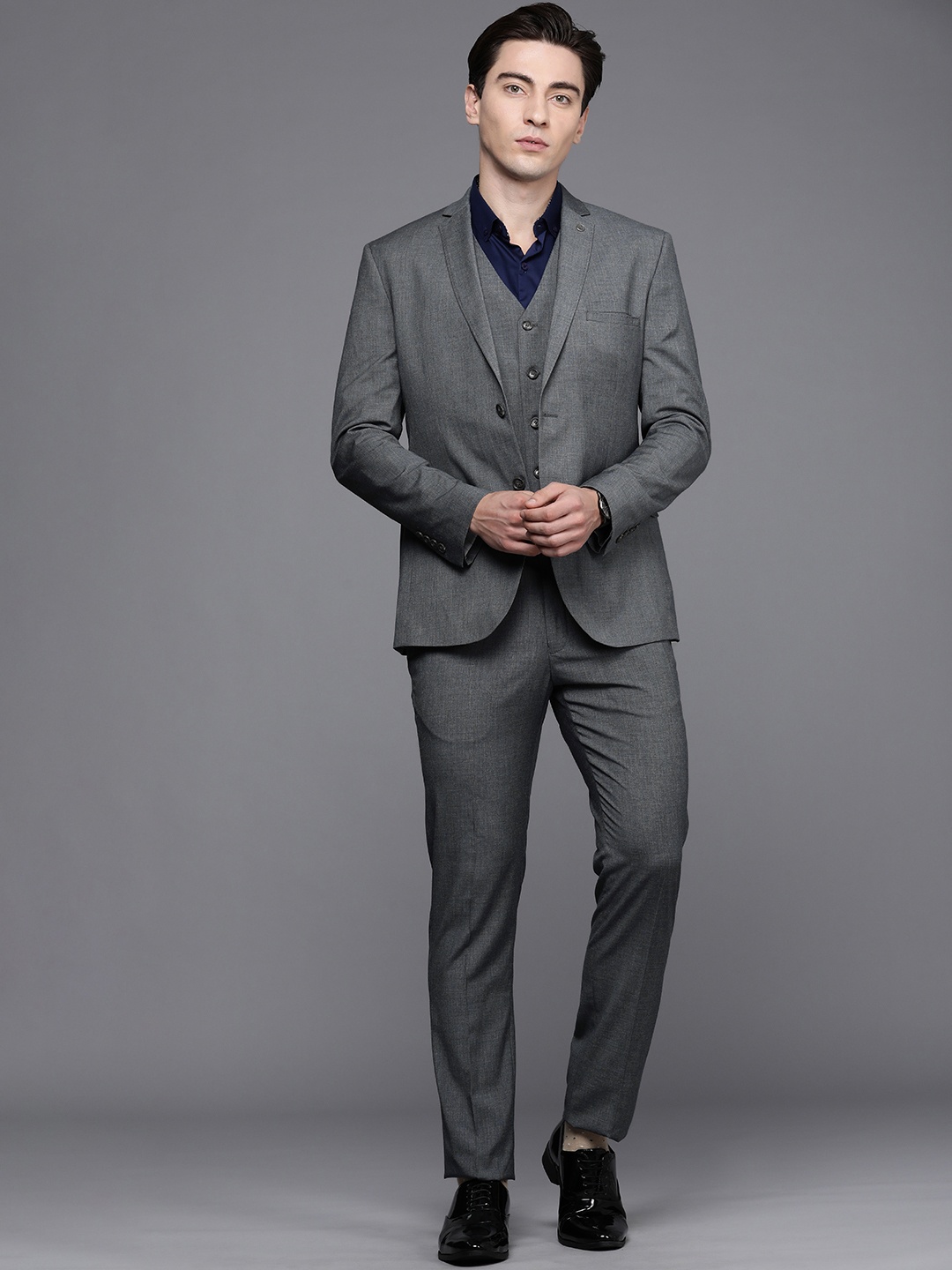 

Theme Men Grey Solid Single-Breasted Slim Fit 3-Piece Formal Suit
