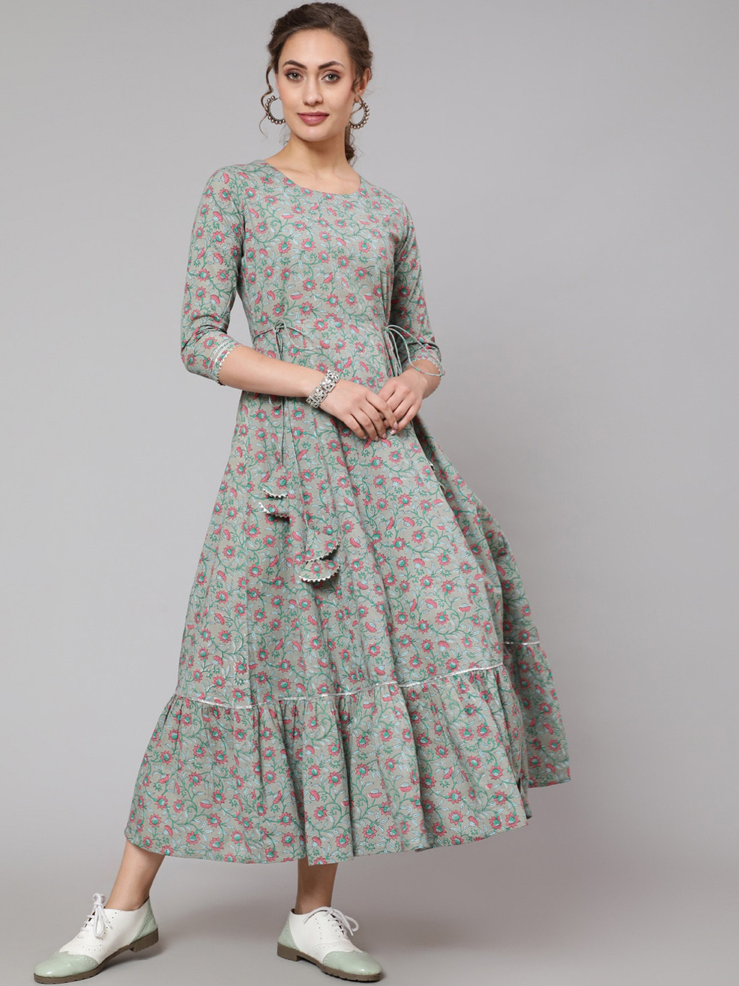 

GLAM ROOTS Women Grey Floral Printed Floral Anarkali Kurta