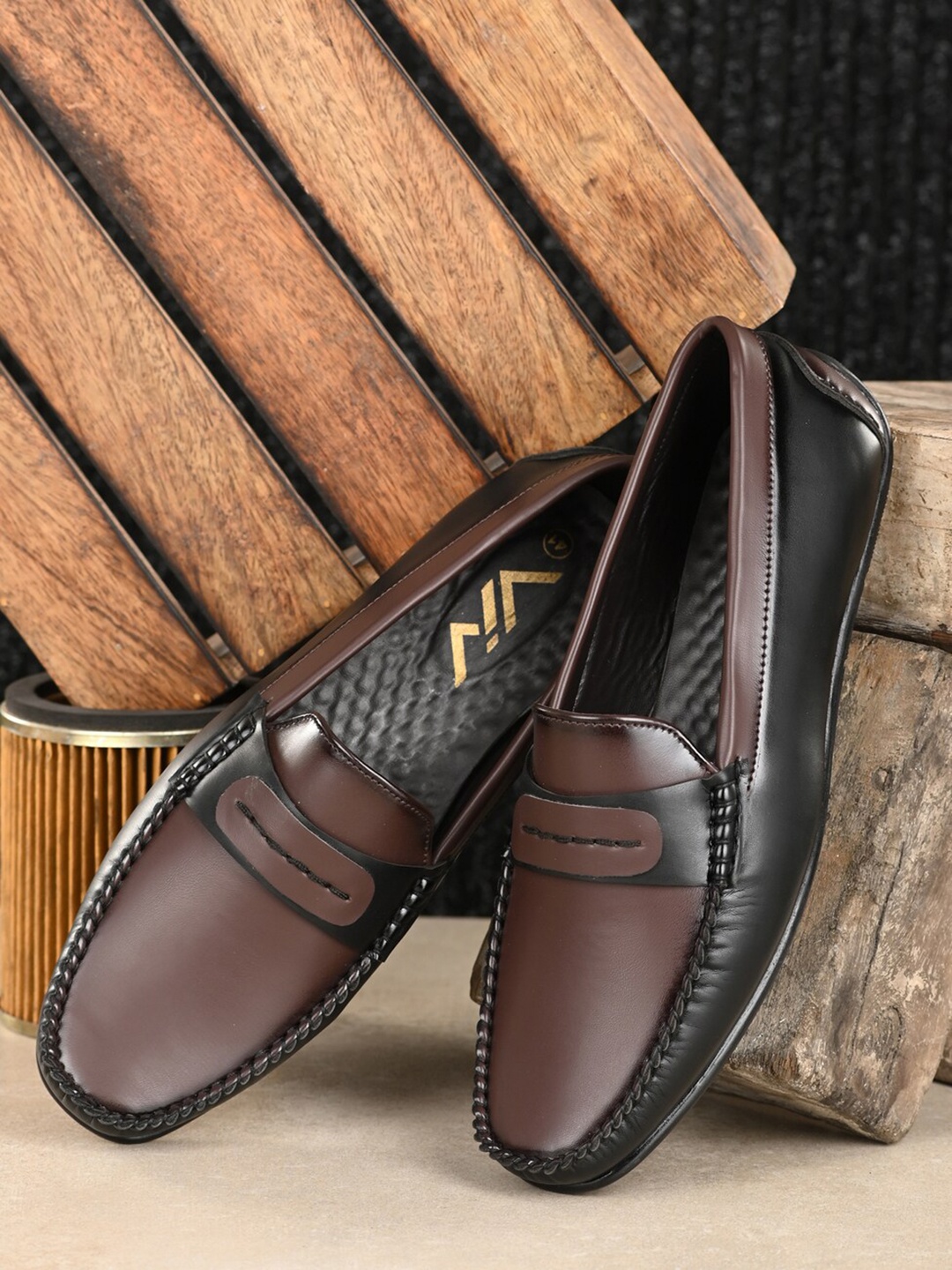 

VIV Men Black Perforations Espadrilles