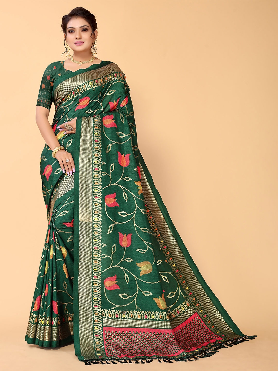 

Mitera Green & Gold-Toned Floral Silk Blend Kanjeevaram Saree