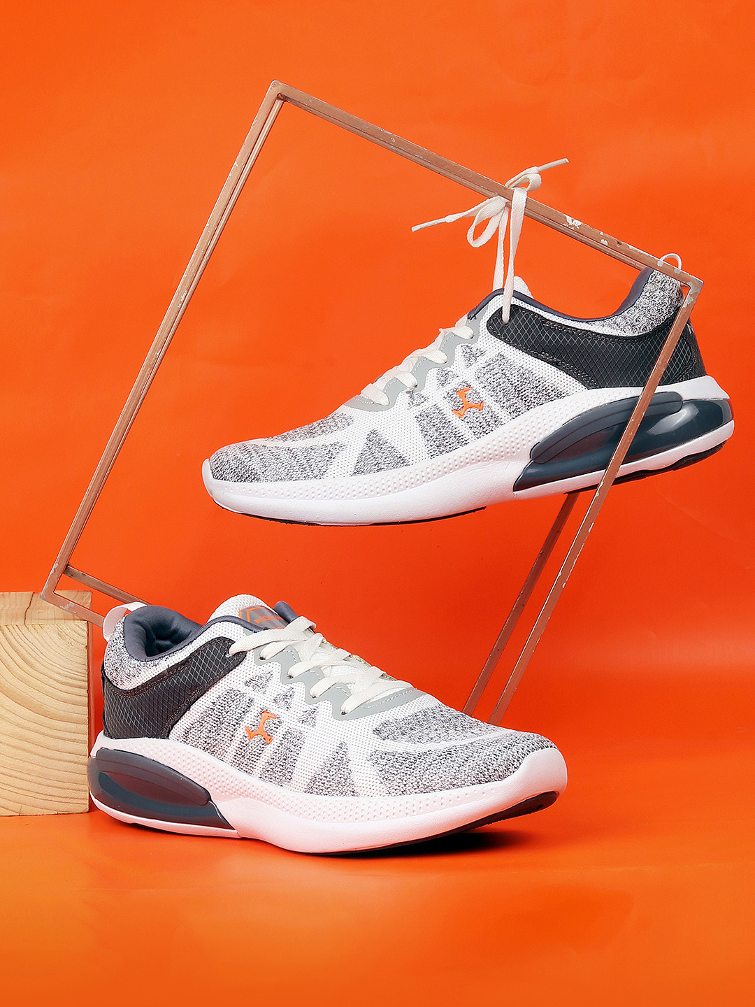 

Mochi Men Grey Colourblocked Sneakers