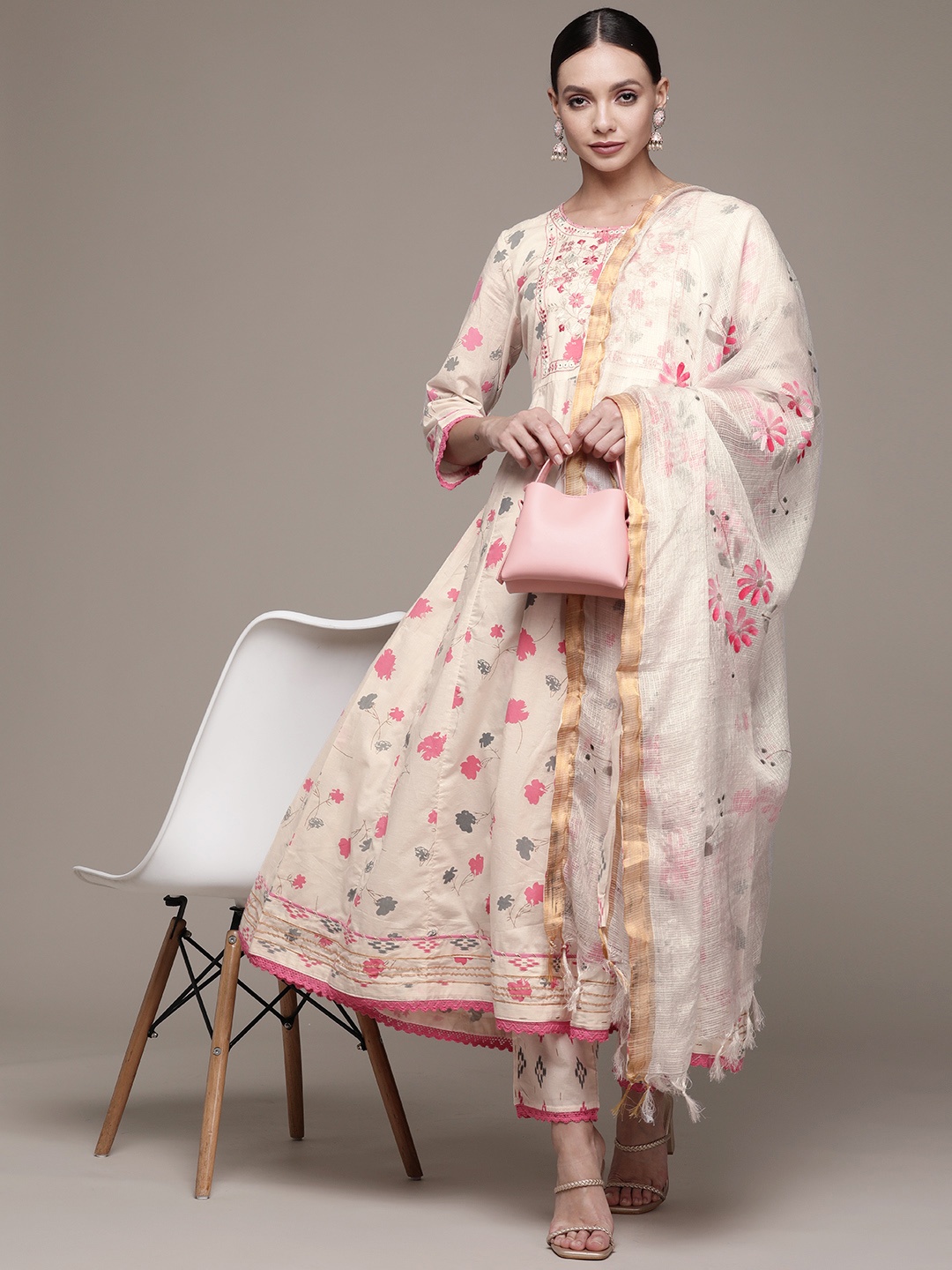 

Ishin Women Cream-Coloured Floral Printed Cotton Kurta with Trousers & Dupatta