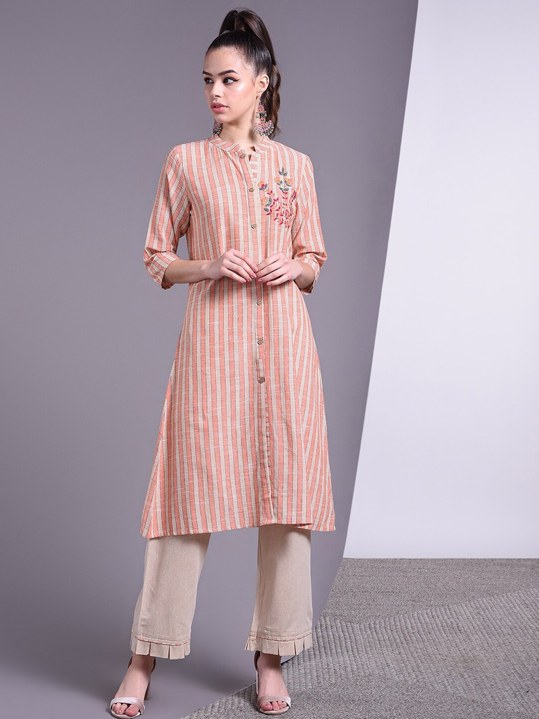 

DORIYA Women Orange & powder pink Striped Keyhole Neck Thread Work Kurta