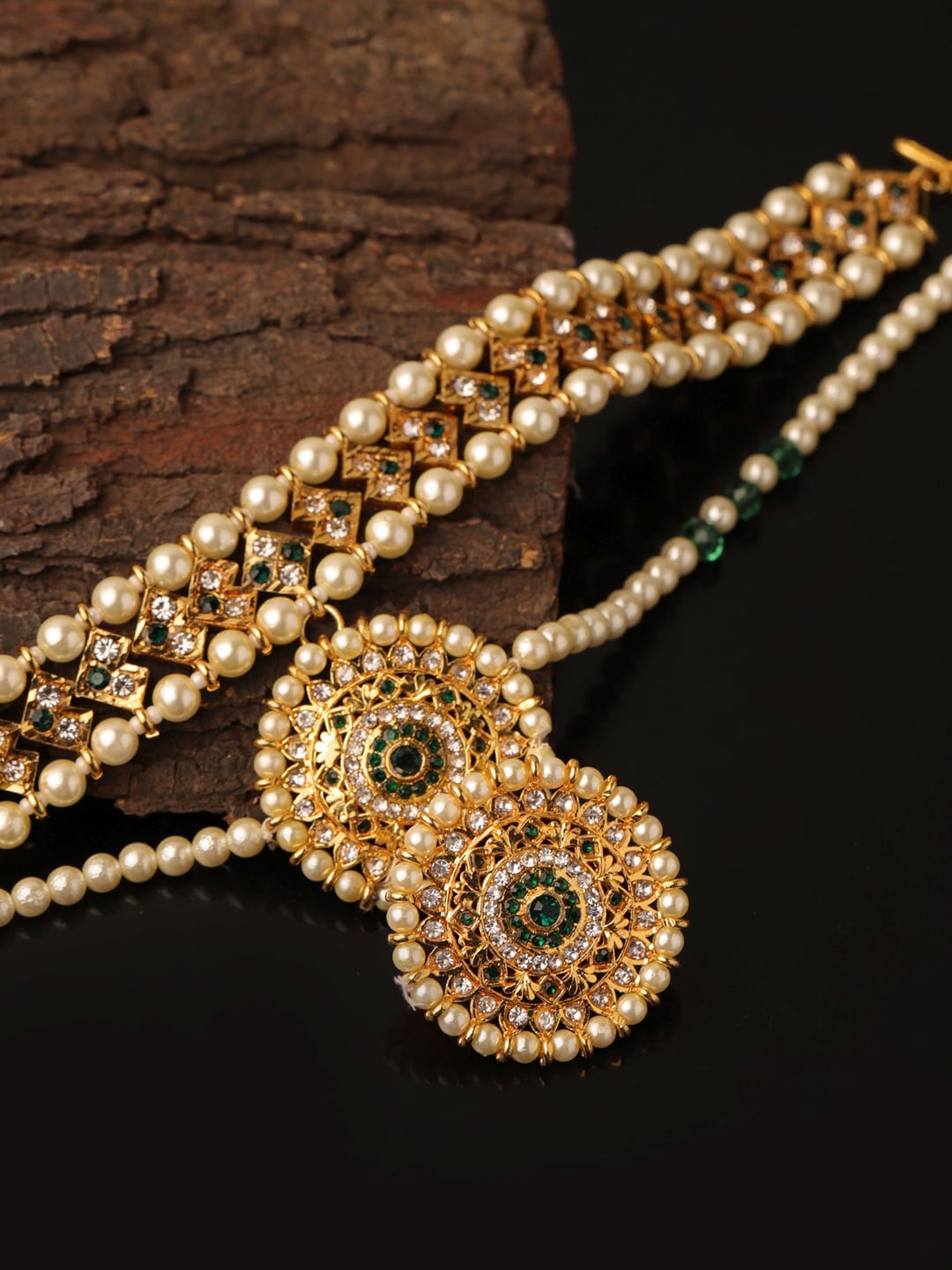 

Sanjog Gold-Plated White & Green Kundan Floral Shaped Sheeshphool Bridal Mathapatti