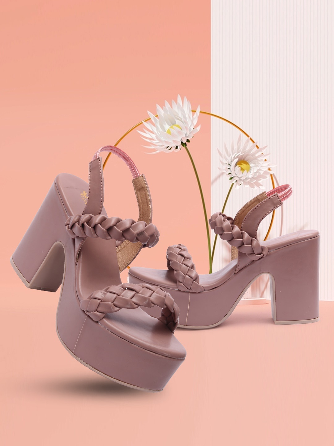 

Longwalk Peach-Coloured Textured Platform with Tassels