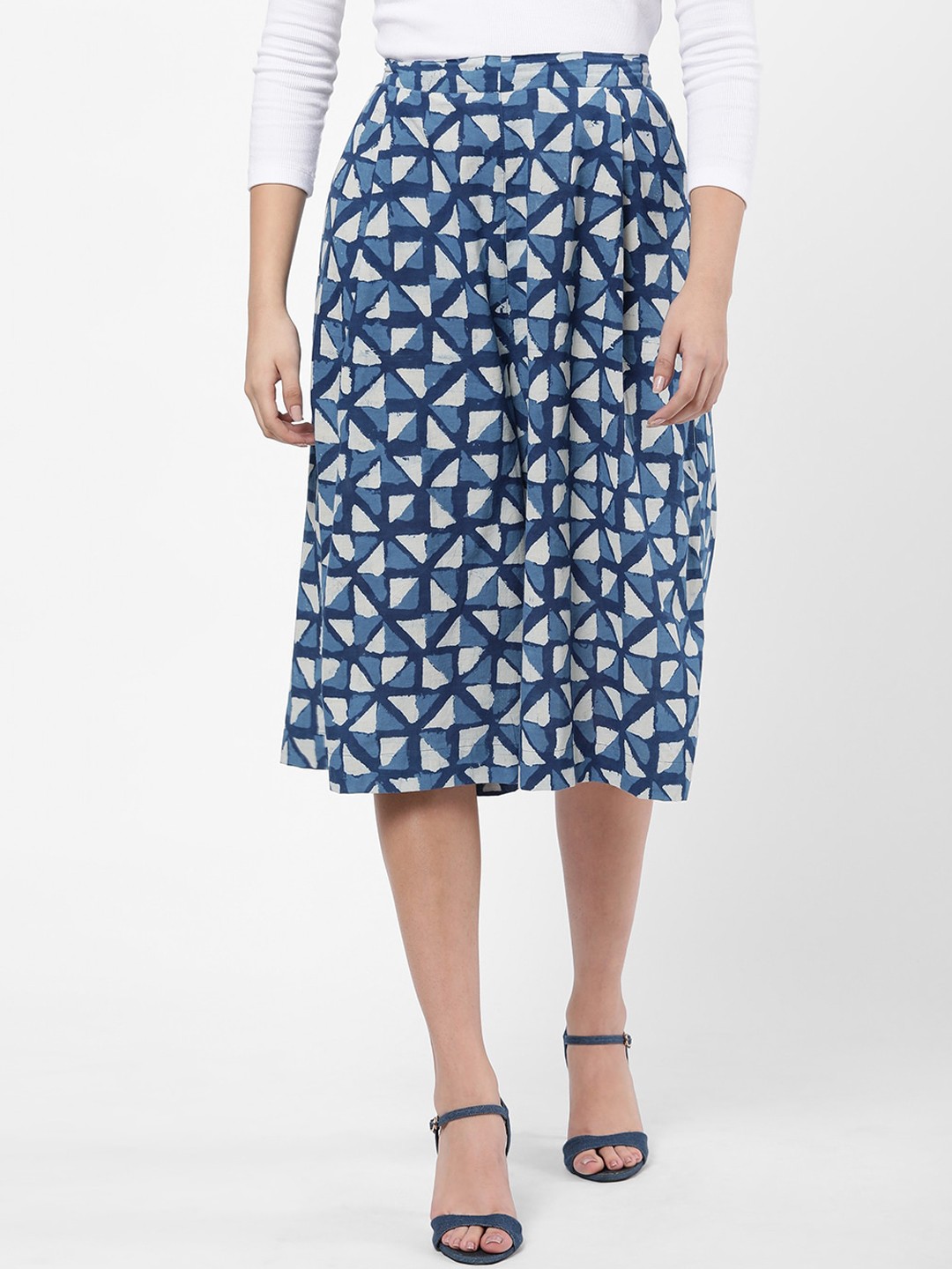 

R&B Women Blue Printed Relaxed Culottes Trousers