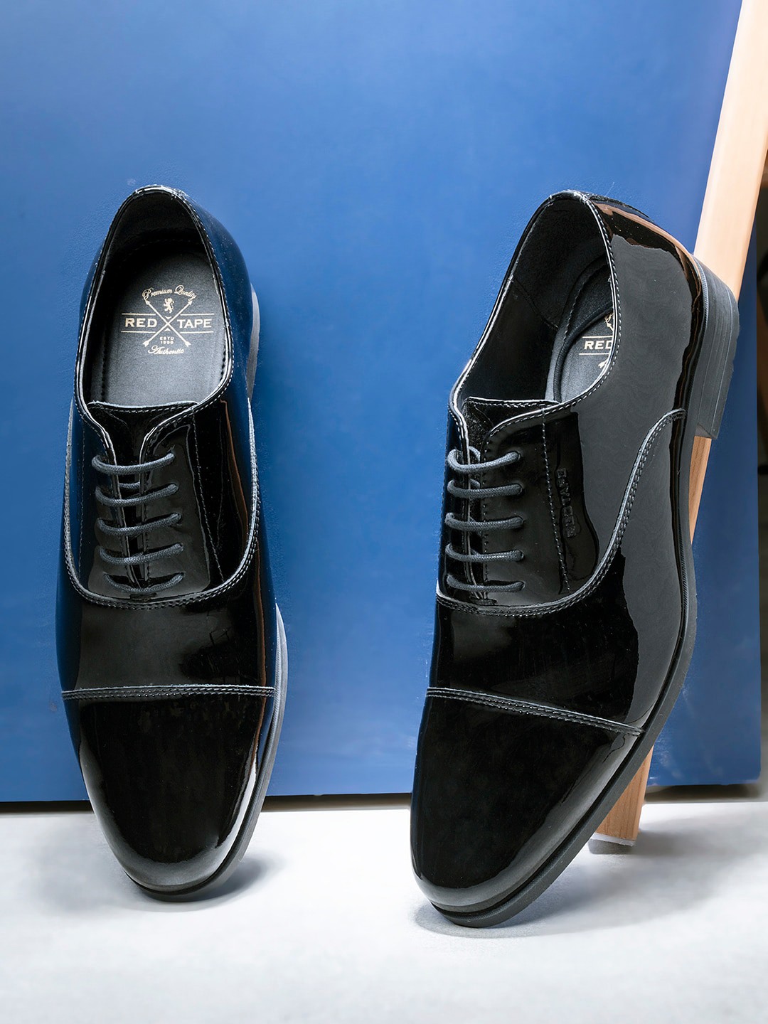 

Red Tape Men Black Solid Formal Derbys
