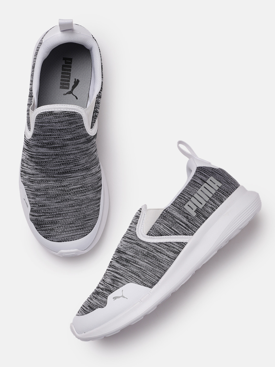 

Puma Men White & Grey Turf Running Shoes