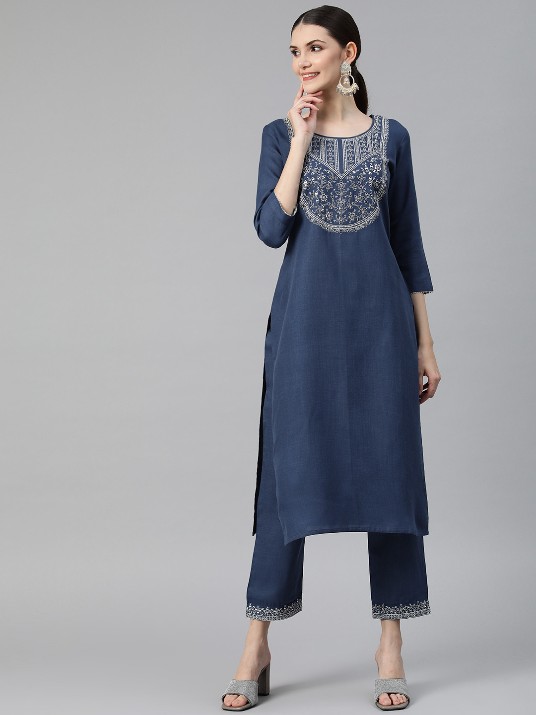 

SheWill Women Navy Blue Floral Embroidered Thread Work Kurta with Trousers
