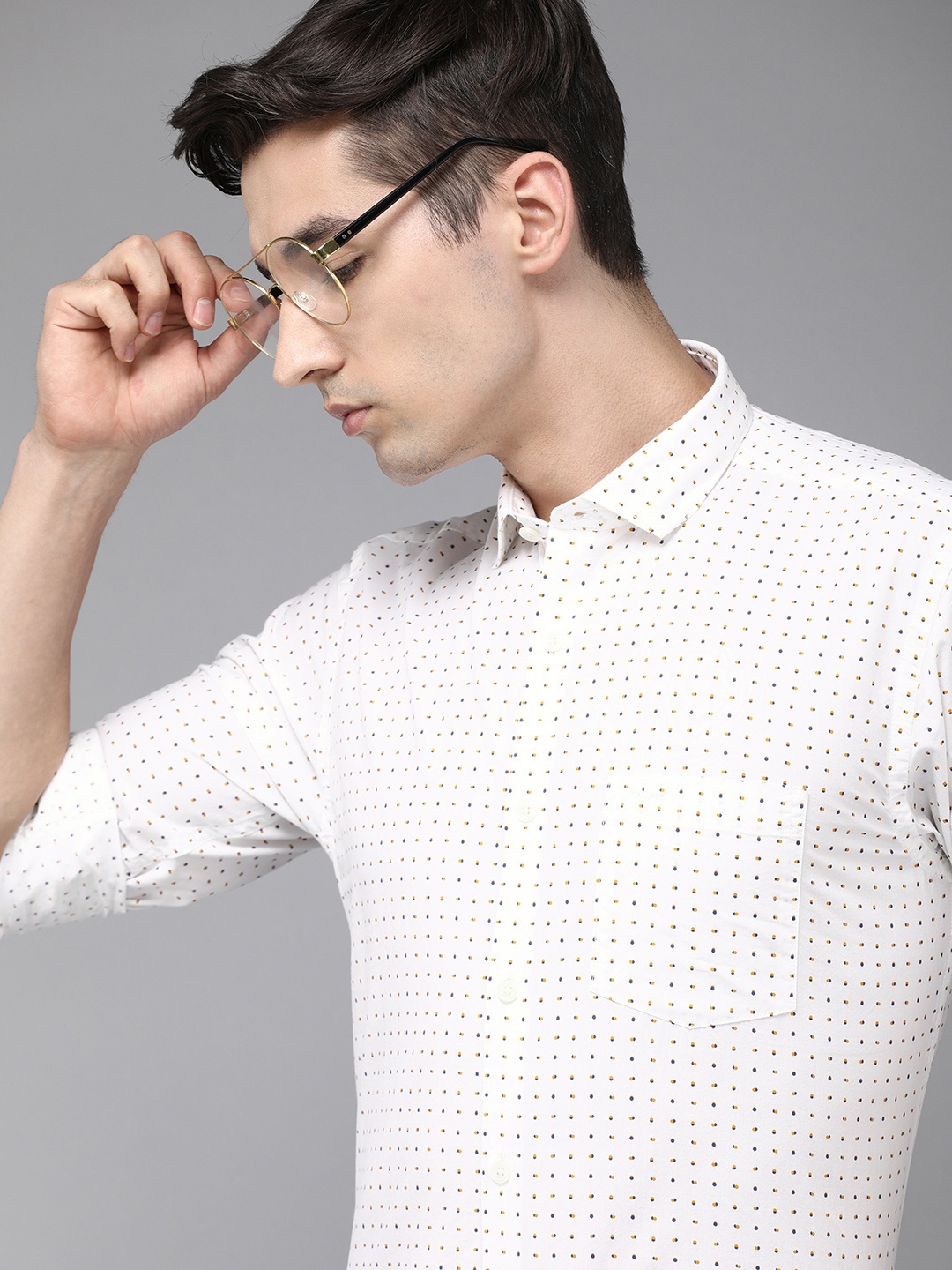

Park Avenue Men White Geometric Printed Slim Fit Pure Cotton Casual Shirt