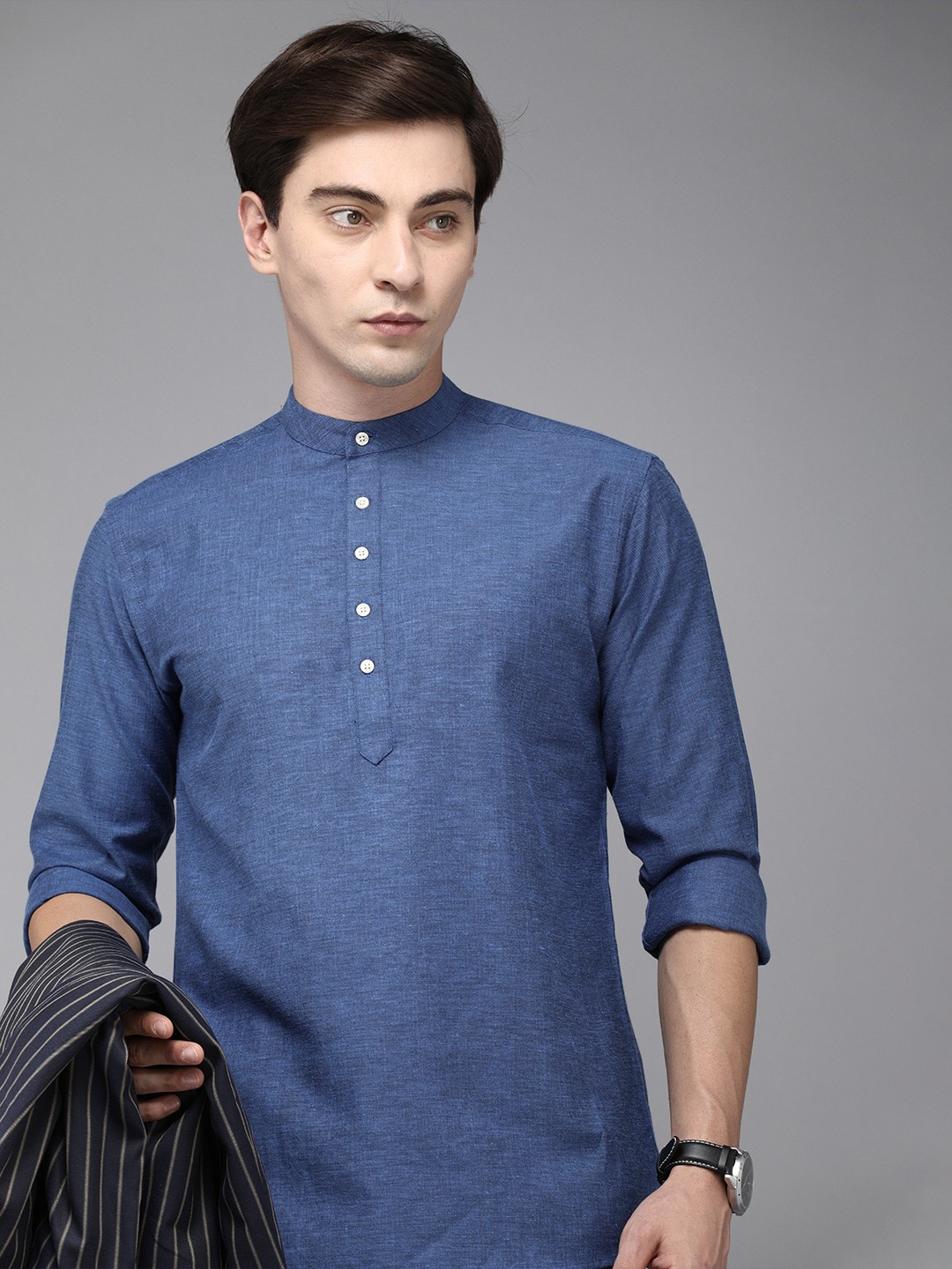 

Park Avenue Men Blue Solid Slim Fit Casual Shirt