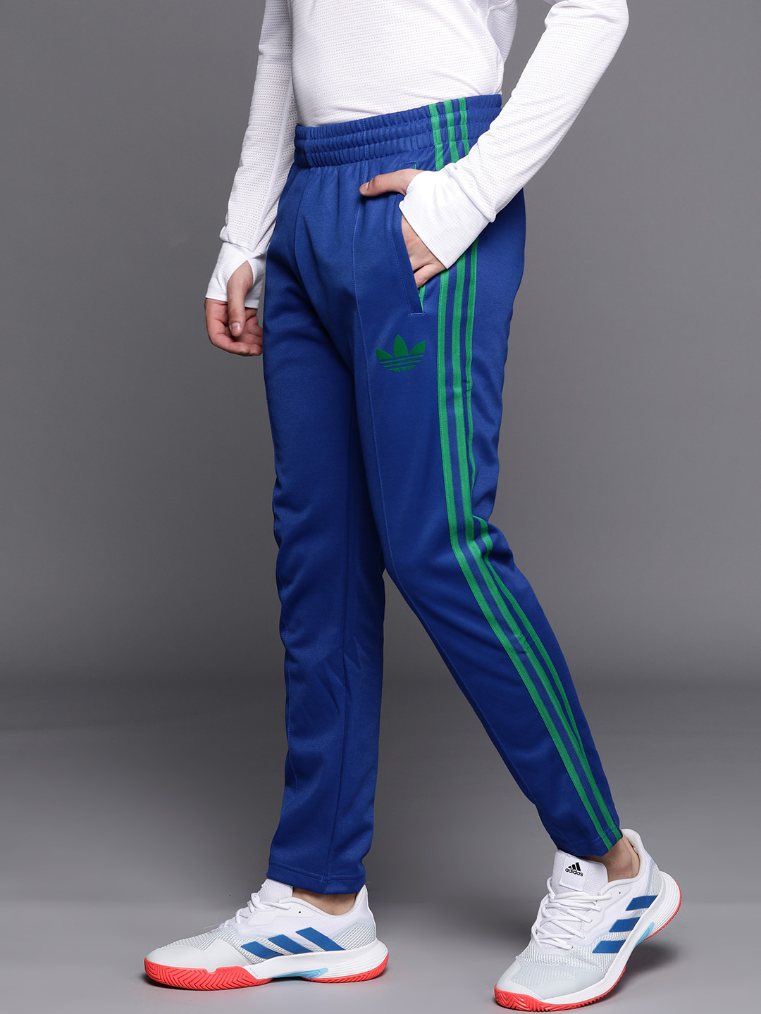 

ADIDAS Originals Men Blue Striped Track Pants