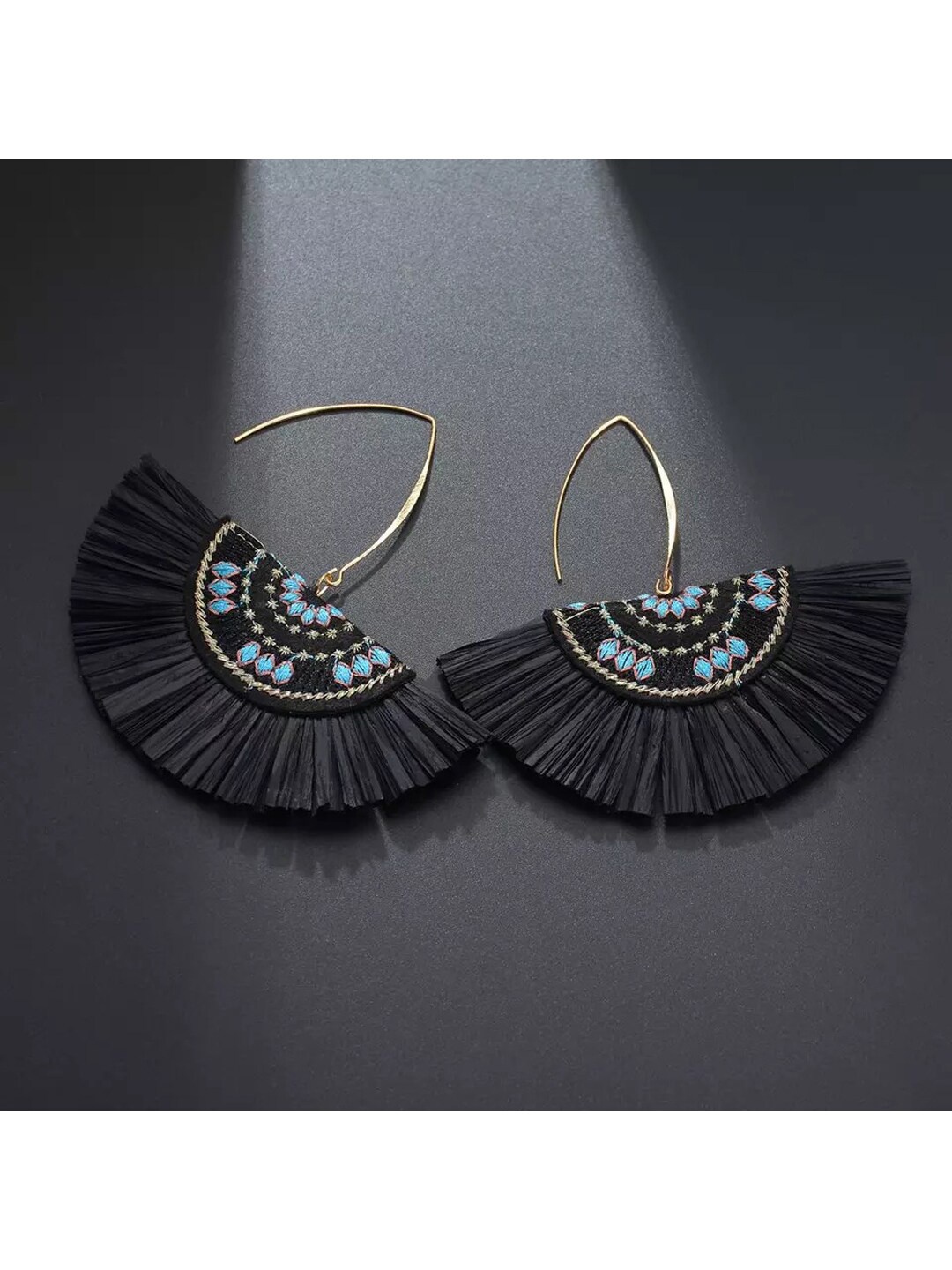 

MIZORRI Black Contemporary Drop Earrings