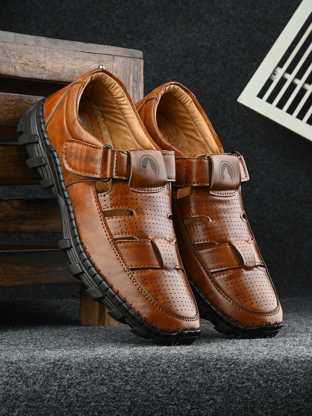 

Rising Wolf Men Tan Comfort Sandals