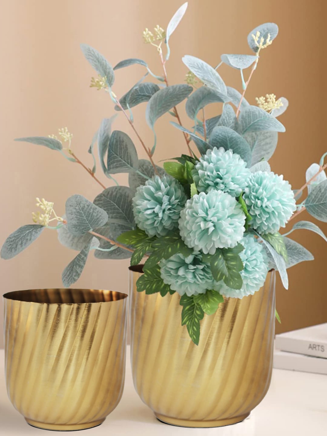 

WENS Set of 2 Gold-Toned Solid Metal Vases