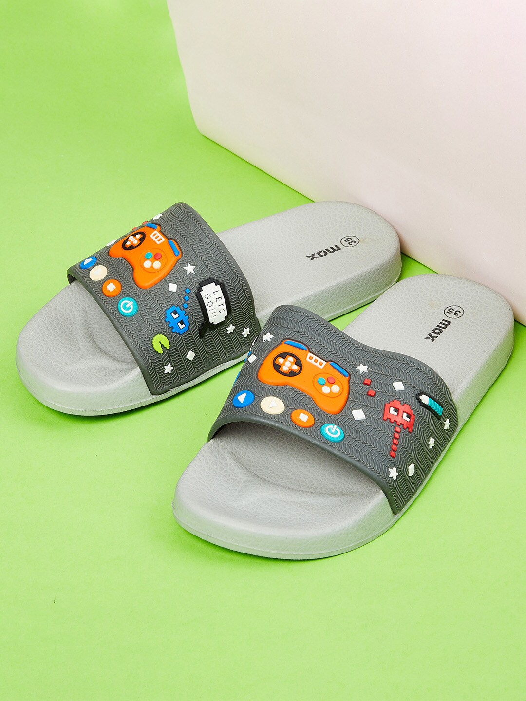 

max Boys Grey & Orange Printed Sliders