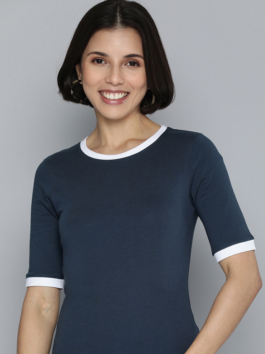 

Mast & Harbour Women Navy Blue Solid Pure Cotton Casual T-shirt