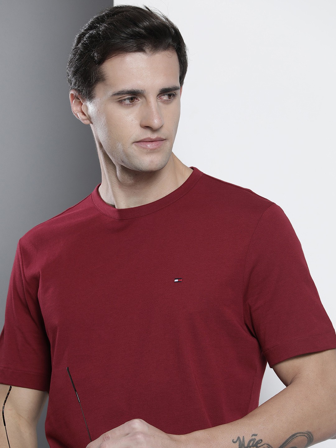 

Tommy Hilfiger Men Maroon Pure Cotton T-shirt