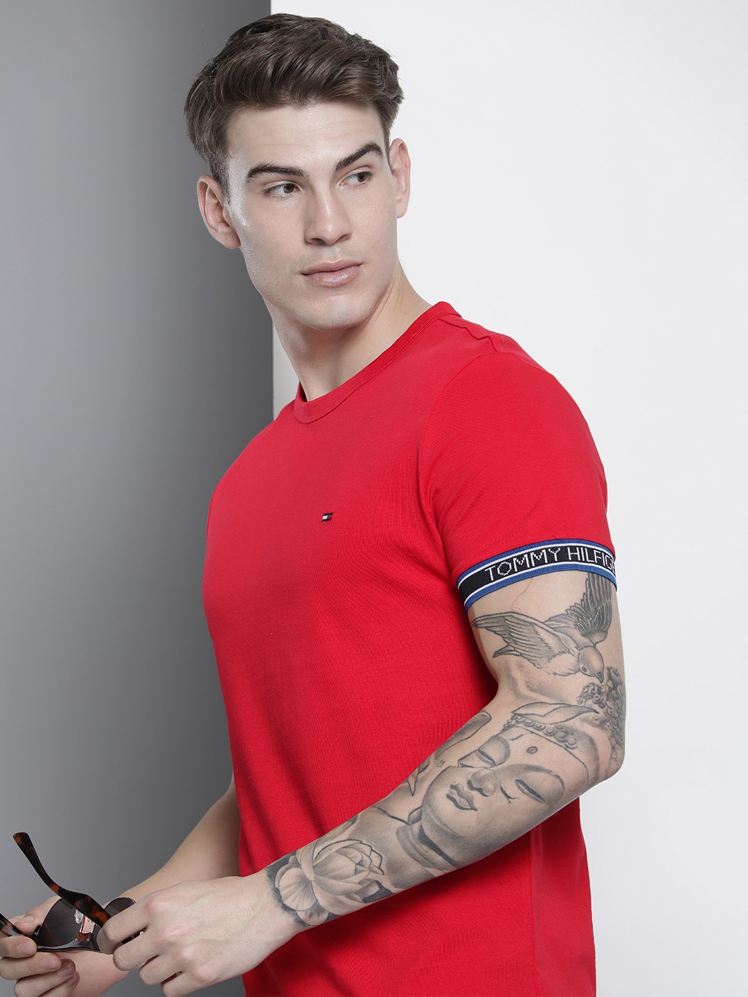 

Tommy Hilfiger Men Red Pure Cotton Slim Fit T-shirt