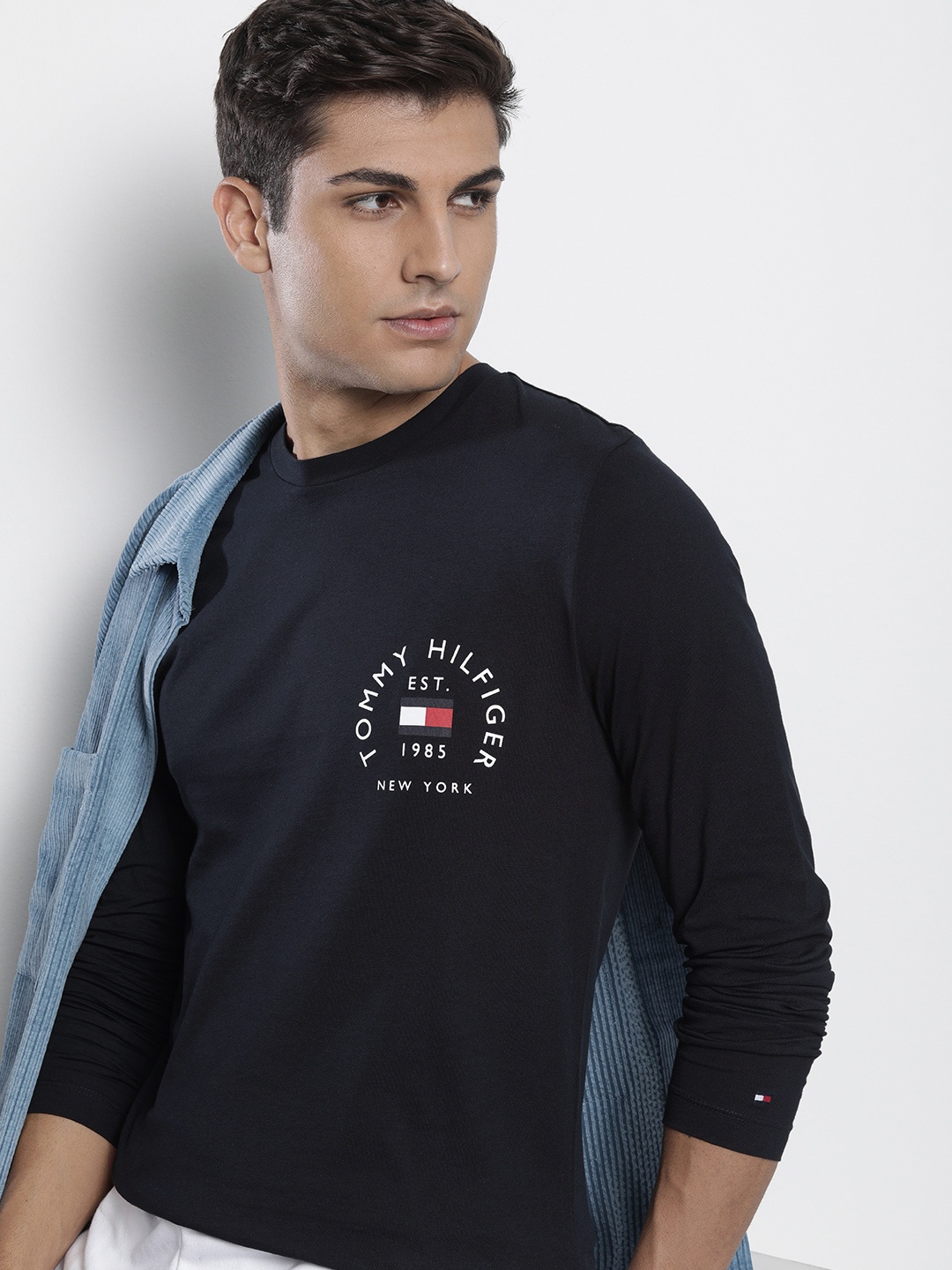 

Tommy Hilfiger Men Navy Blue Brand Logo Printed Pure Cotton Slim Fit T-shirt