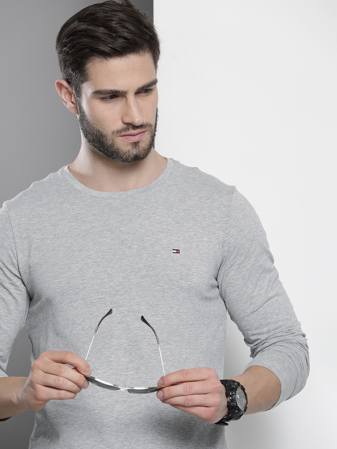 

Tommy Hilfiger Men Grey Melange Solid Slim Fit T-shirt