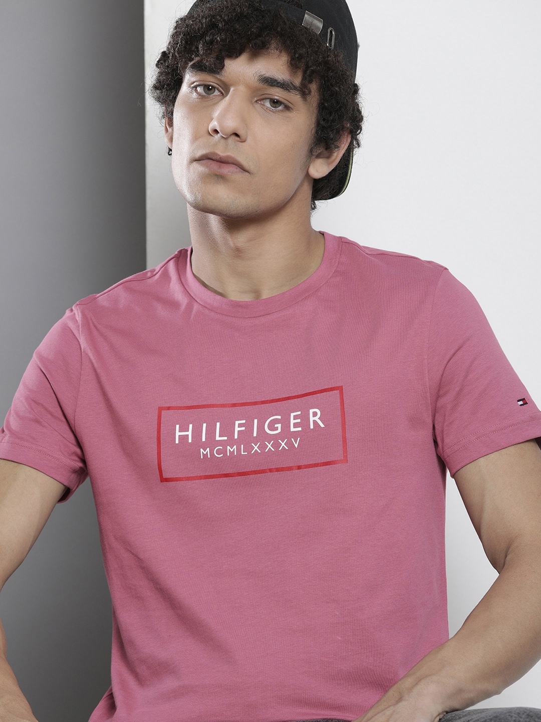 

Tommy Hilfiger Men Pink & White Brand Logo Printed Pure Cotton Slim Fit T-shirt