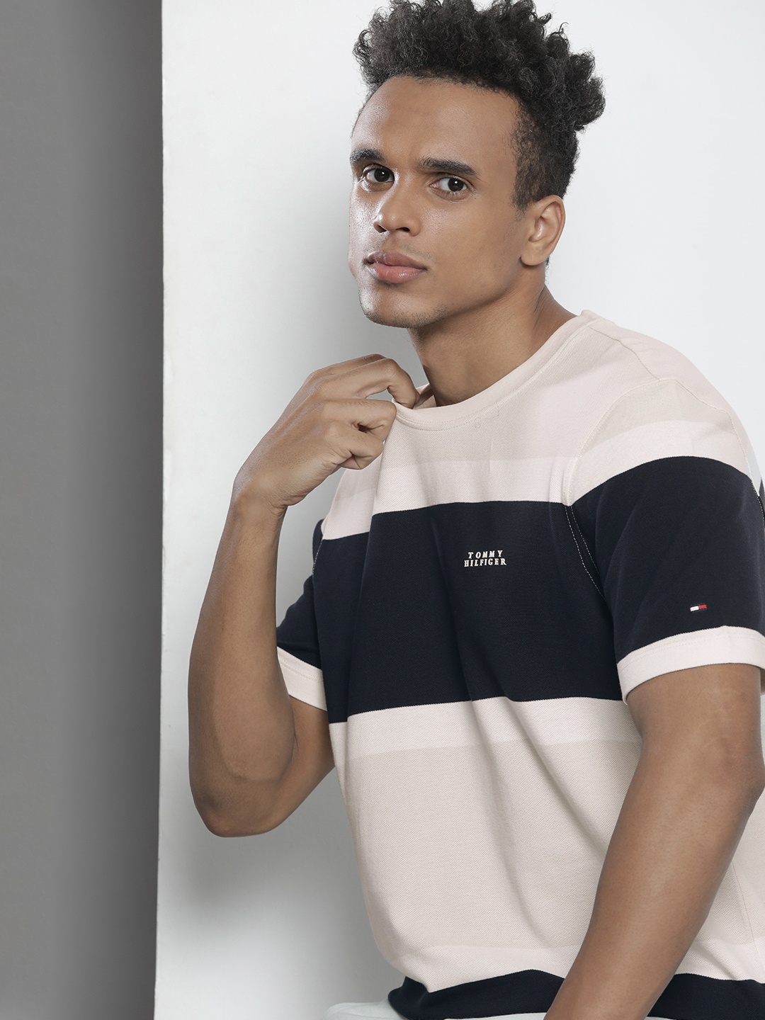 

Tommy Hilfiger Men Beige & Navy Blue Striped Pure Cotton T-shirt