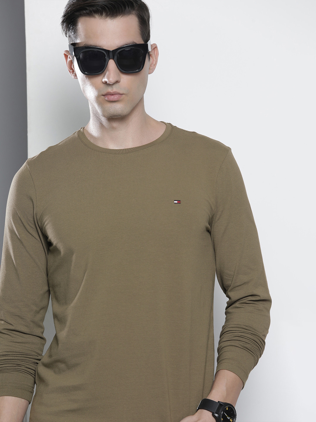 

Tommy Hilfiger Men Olive Green Extra Slim Fit T-shirt