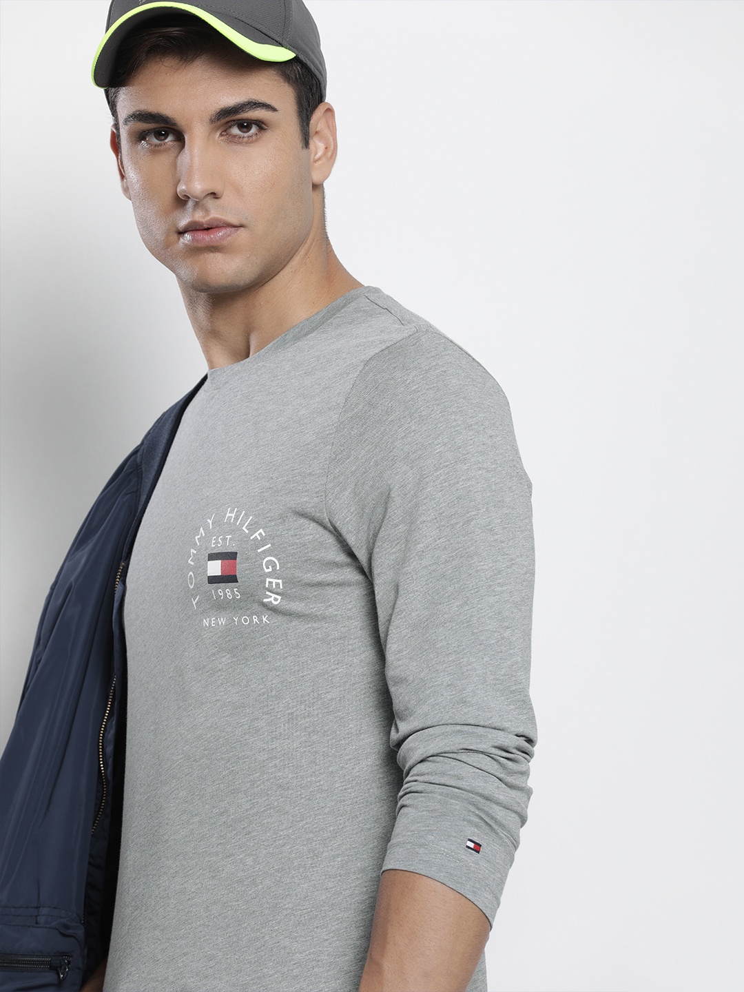 

Tommy Hilfiger Men Grey Brand Logo Printed Pure Cotton Slim Fit T-shirt