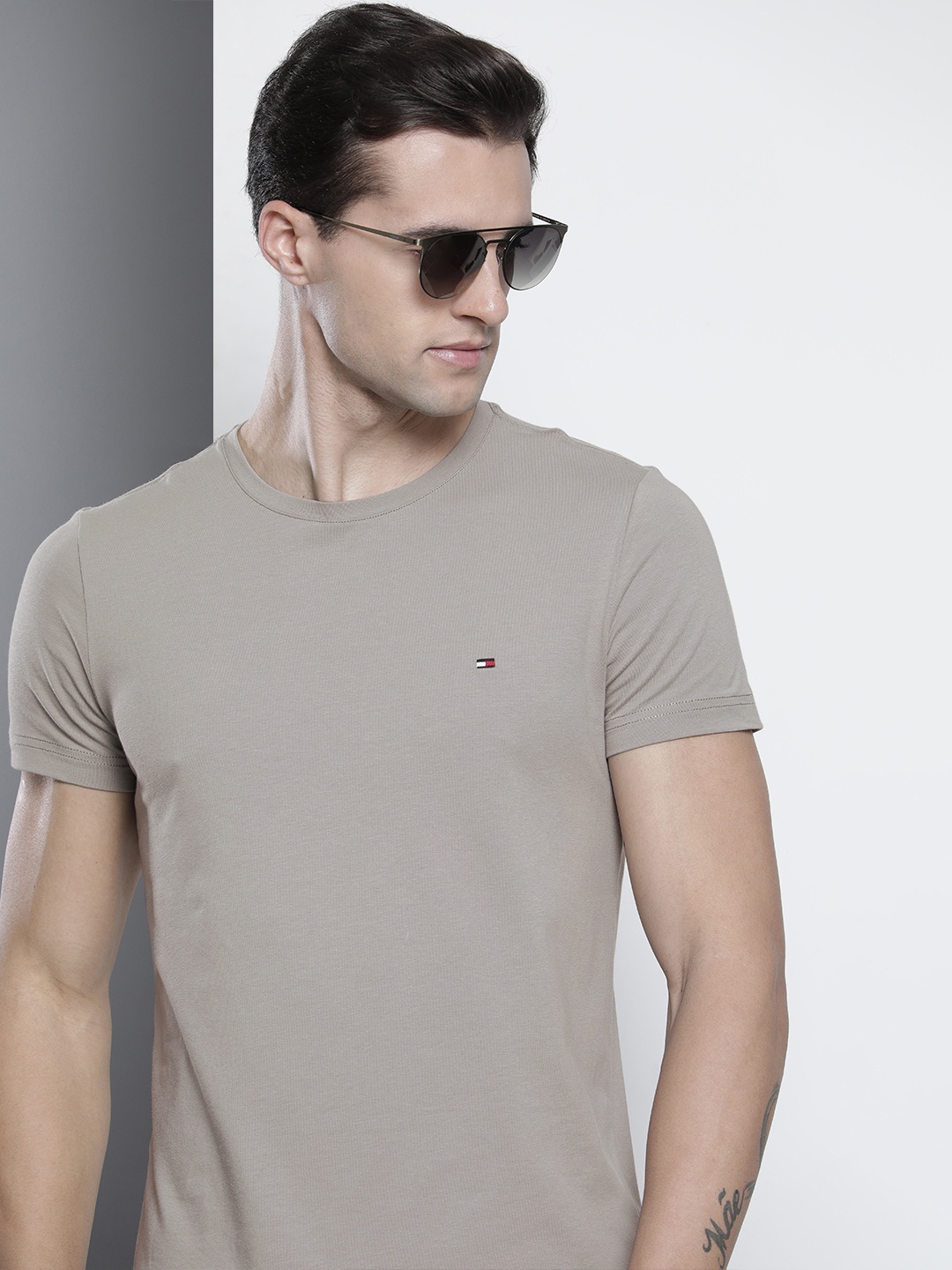 

Tommy Hilfiger Men Grey Slim Fit T-shirt