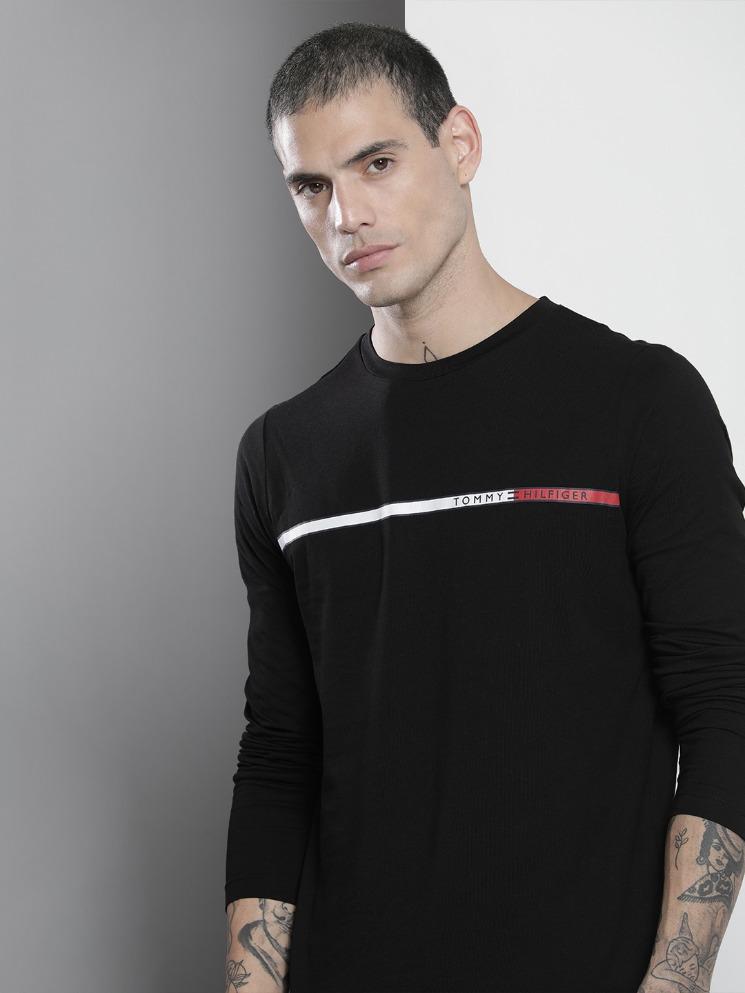 

Tommy Hilfiger Men Black Brand Logo Printed Pure Cotton Slim Fit T-shirt
