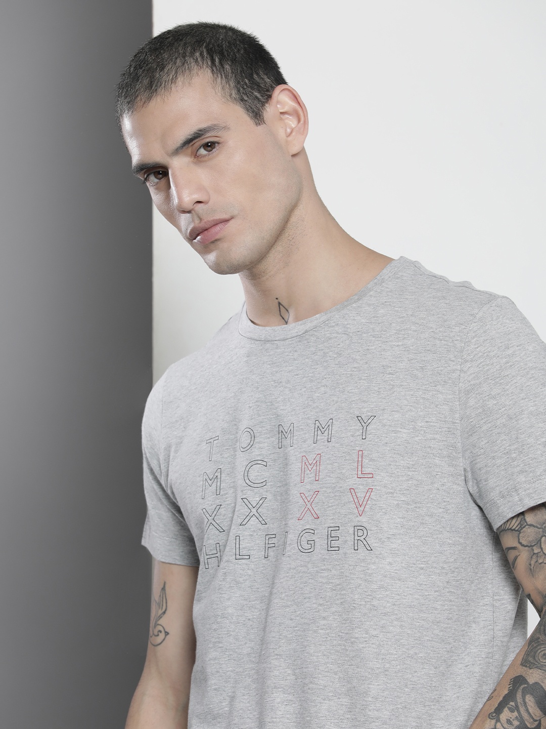 

Tommy Hilfiger Men Grey Typography Printed T-shirt