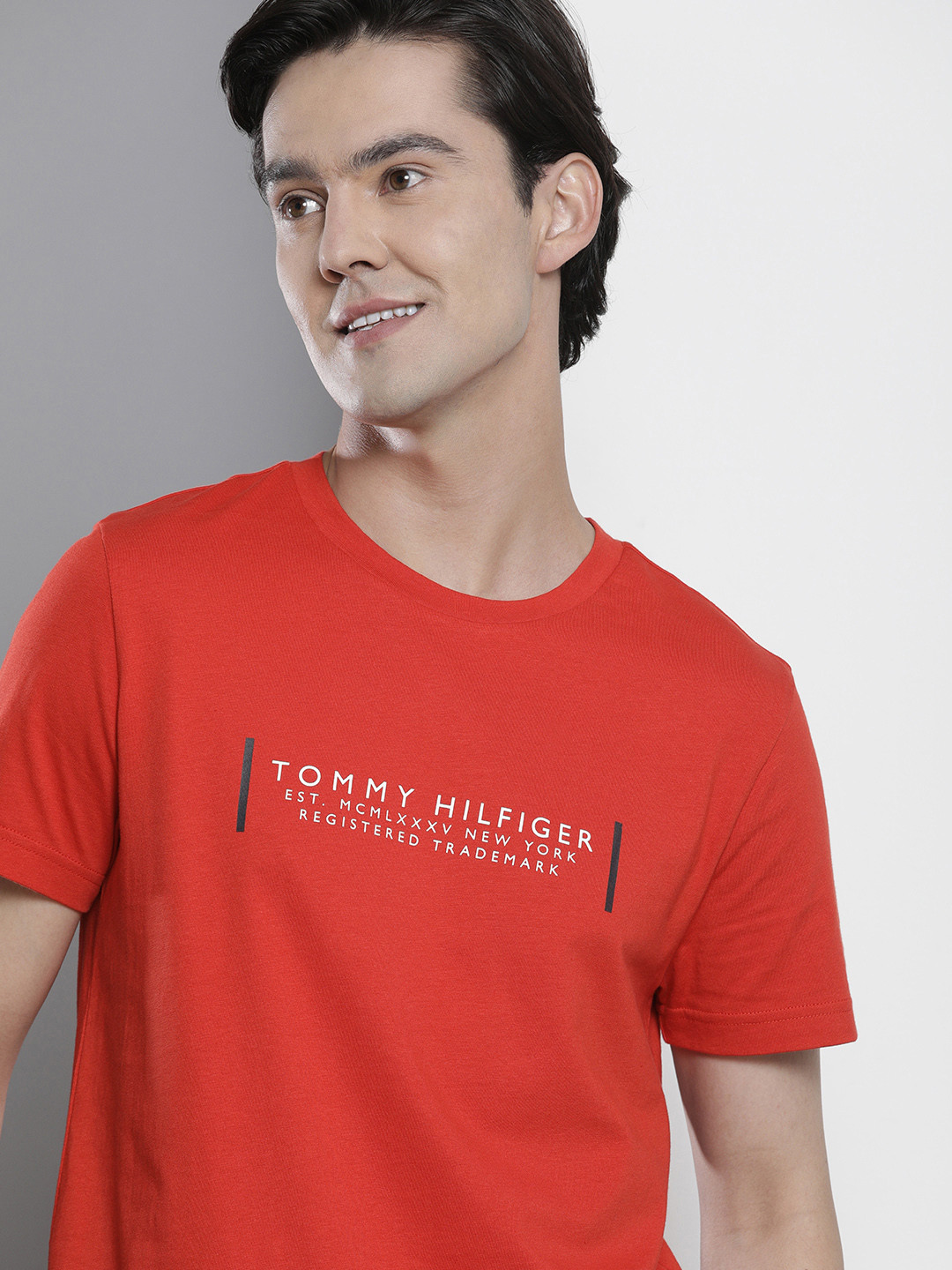 

Tommy Hilfiger Men Red & White Brand Logo Printed Pure Cotton Slim Fit T-shirt